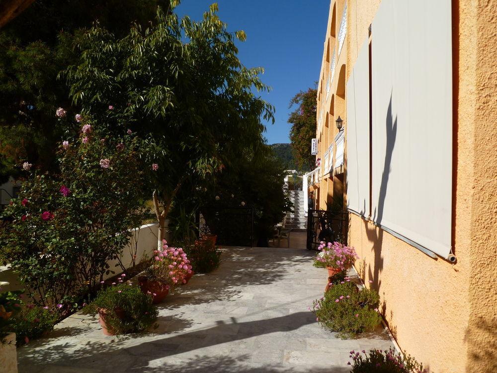 Liberty II Hotel Agia Marina  ภายนอก รูปภาพ